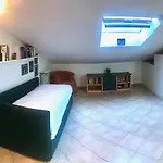 Appartamento Con Suggestiva Vista Mare A *