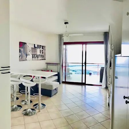 Con Suggestiva Vista Mare A Appartement *