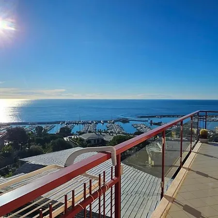 Con Suggestiva Vista Mare A Appartement San Remo